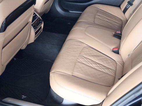 Used 2017 BMW 740i RWD image 32
