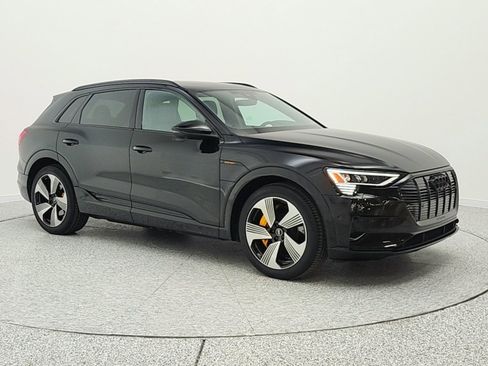 Used 2023 Audi e-tron Premium Plus w/ Premium Plus Package AWD/4WD image 3