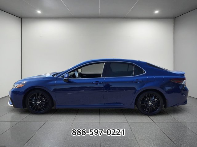 Used 2023 Toyota Camry XSE FWD image 2