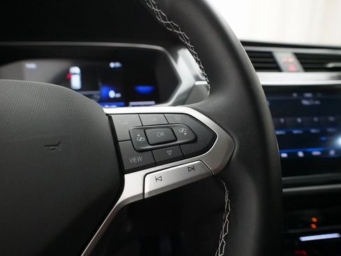 Used 2024 Volkswagen Tiguan SE image 20