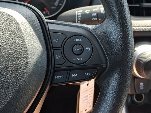 Used 2022 Toyota RAV4 LE AWD/4WD image 24