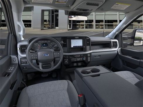 New 2025 Ford F550 4x4 Crew Cab Super Duty image 9