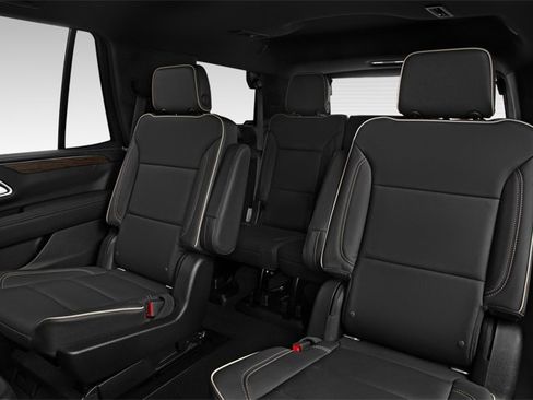 Used 2021 Chevrolet Tahoe Premier w/ Premium Package image 11