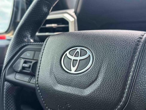 Used 2024 Toyota Tacoma SR5 AWD/4WD image 28