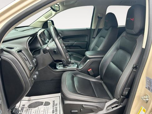 Used 2022 GMC Canyon AT4 image 9