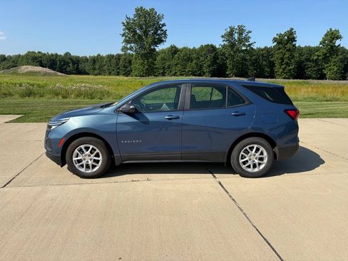 Used 2024 Chevrolet Equinox LS w/ LPO, Floor Liner Package FWD image 3