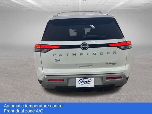 Used 2024 Nissan Pathfinder Platinum image 11