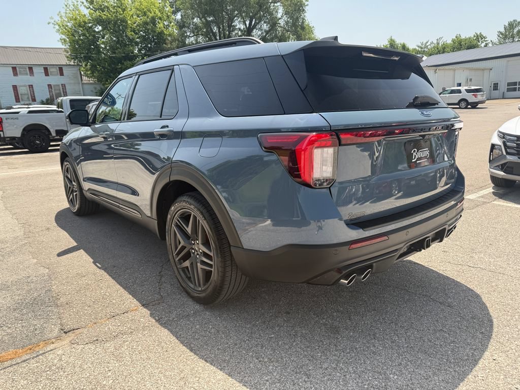 Used 2025 Ford Explorer ST AWD/4WD image 7