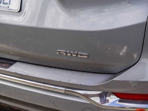 Used 2024 GMC Terrain Denali image 17