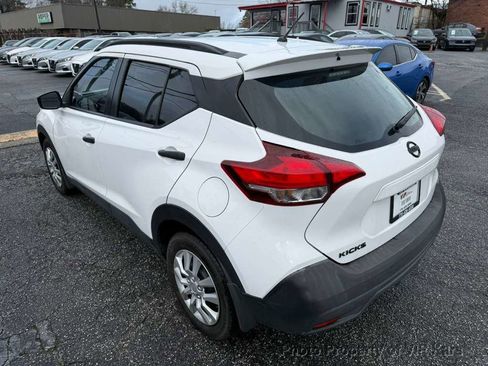Used 2019 Nissan Kicks S image 7