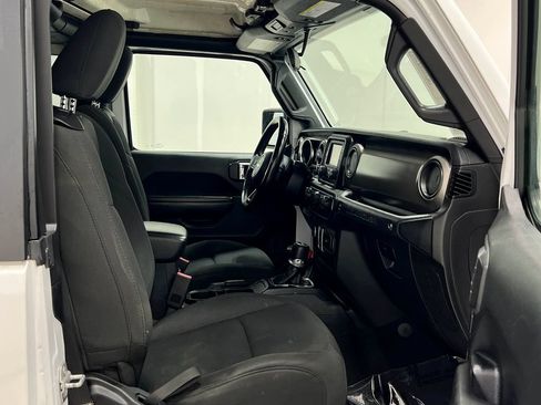 Used 2020 Jeep Wrangler Sport AWD/4WD image 32