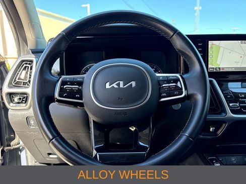 Used 2022 Kia Sorento S AWD/4WD image 10