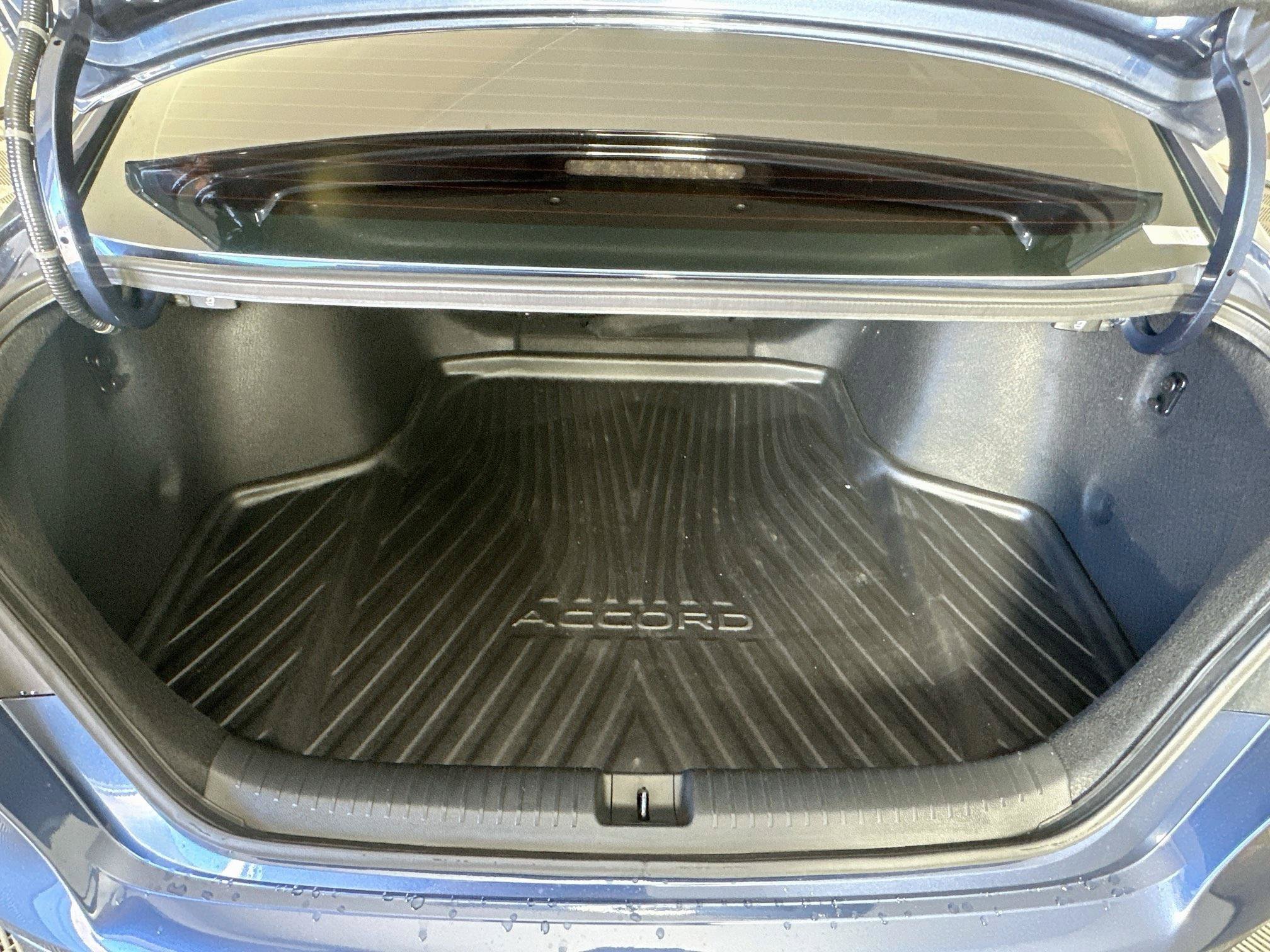 Used 2025 Honda Accord SE image 30