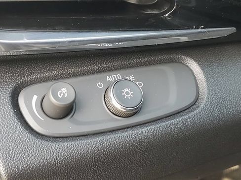 Certified 2024 Buick Envista Avenir FWD image 9