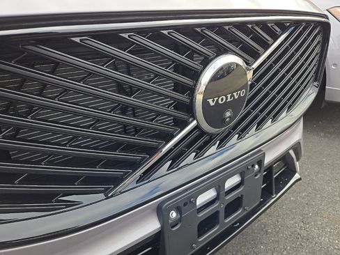 New 2026 Volvo XC60 B5 Plus w/ Protection Package Premier image 4