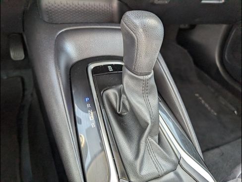 Used 2025 Toyota Corolla LE image 9