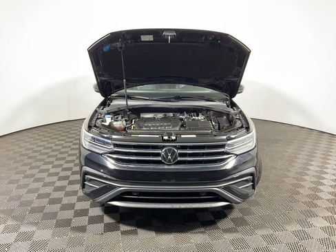 Used 2022 Volkswagen Tiguan SE AWD/4WD image 9