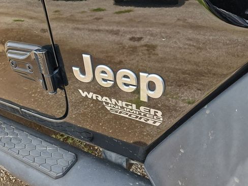 Used 2020 Jeep Wrangler Unlimited Sport S AWD/4WD image 3