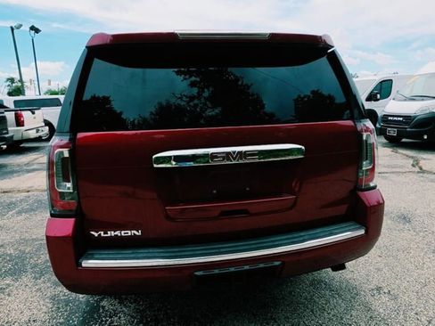 Used 2015 GMC Yukon Denali w/ Premium Package AWD/4WD image 4