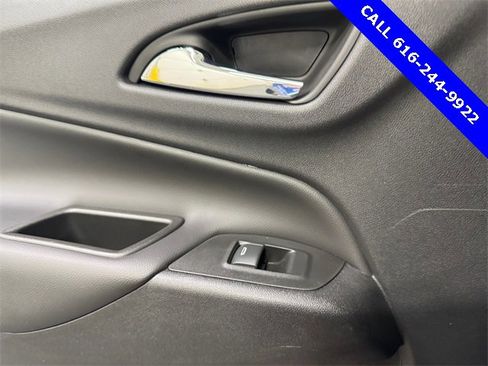 Used 2022 Chevrolet Equinox LT image 18