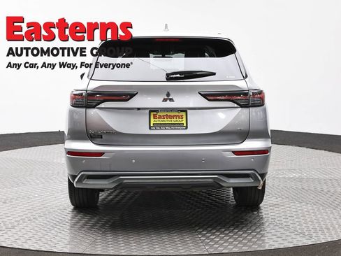 Used 2025 Mitsubishi Outlander SE AWD/4WD image 6