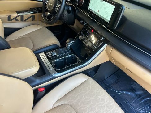 Certified 2024 Kia Carnival EX FWD image 18