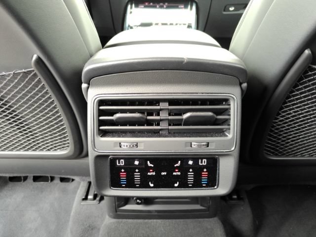 Used 2025 Audi Q7 3.0T Prestige w/ Prestige Package AWD/4WD image 33