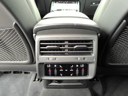 Used 2025 Audi Q7 3.0T Prestige w/ Prestige Package AWD/4WD image 33
