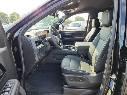 Used 2026 Chevrolet Tahoe Premier AWD/4WD image 16