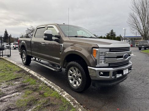 Used 2017 Ford F250 Lariat w/ Chrome Package image 17