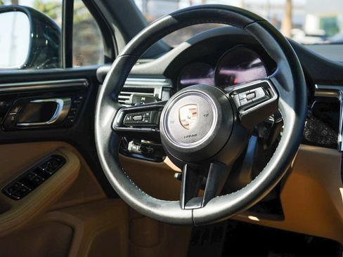 Used 2025 Porsche Macan AWD/4WD image 10