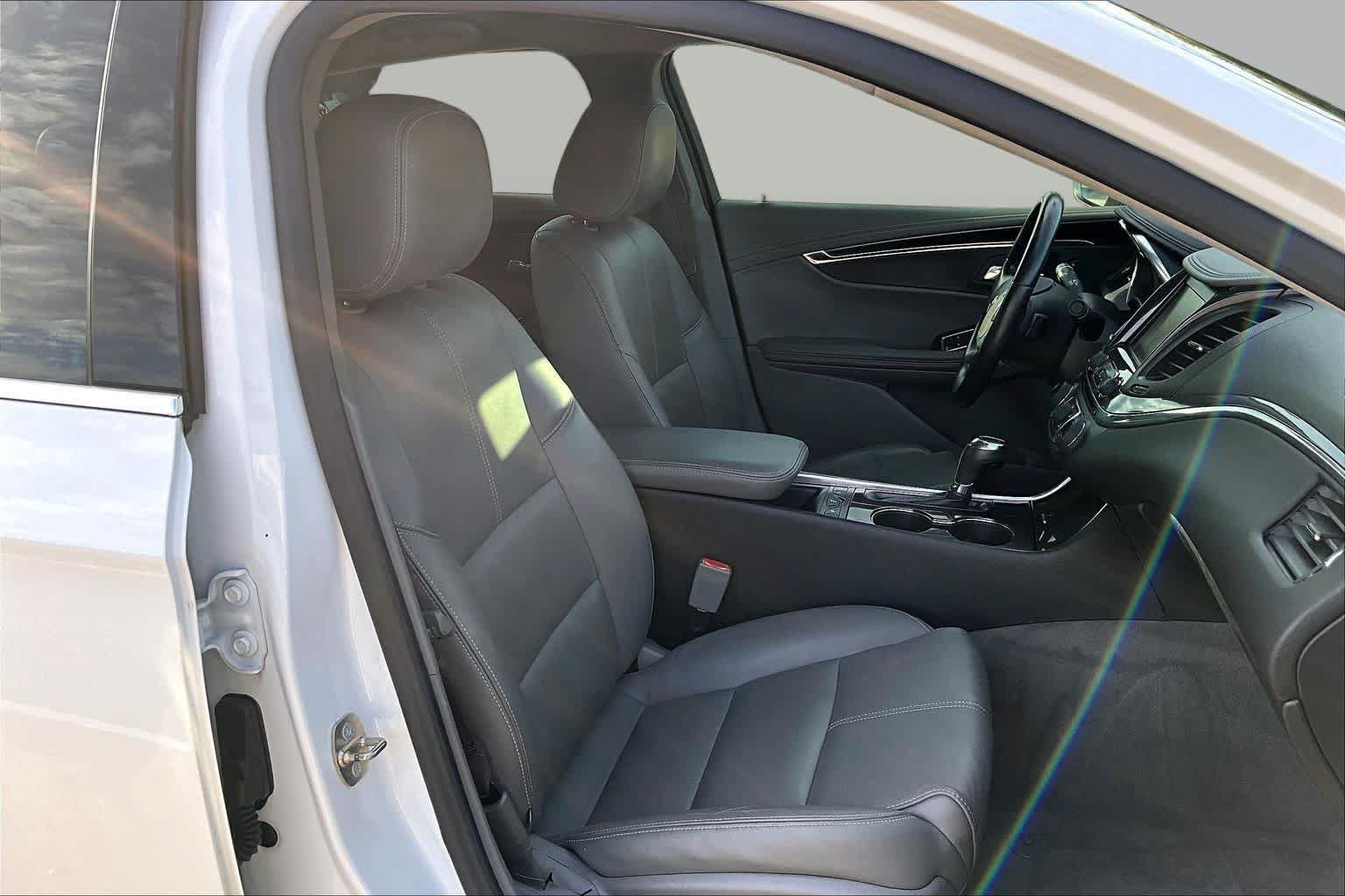 Used 2017 Chevrolet Impala LT w/ Leather Package FWD image 9
