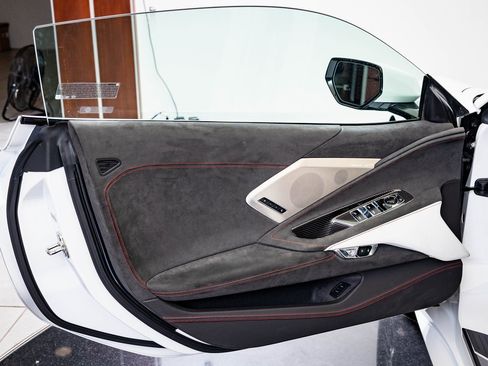 Used 2023 Chevrolet Corvette Stingray Premium Conv w/ Z51 Performance Package image 28