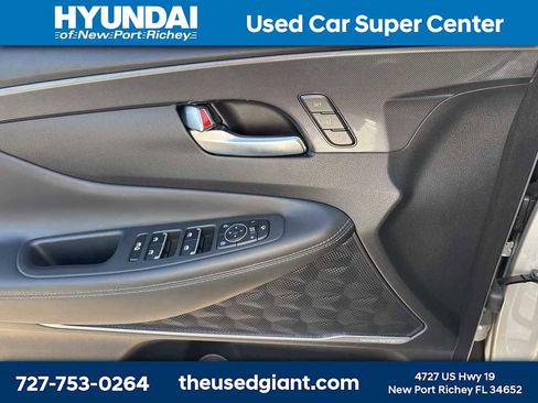 Used 2022 Hyundai Santa Fe Limited image 11