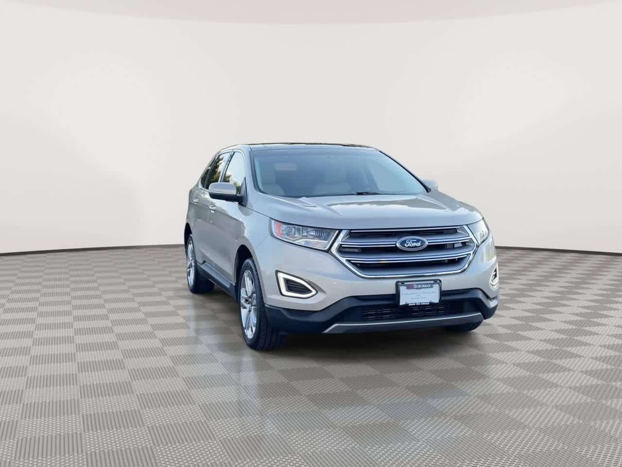 Used 2017 Ford Edge Titanium w/ Technology Package AWD/4WD image 3