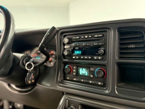 Used 2003 Chevrolet Avalanche 4x4 w/ Suspension Package, Off-Road image 57