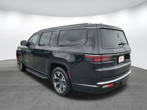 Used 2024 Jeep Wagoneer Series III AWD/4WD image 32