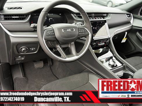 New 2024 Jeep Grand Cherokee L Altitude image 10