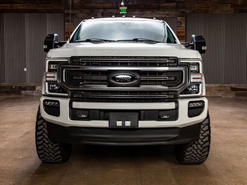 Used 2022 Ford F250 Platinum w/ FX4 Off-Road Package image 2