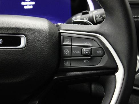 Used 2023 Jeep Grand Cherokee Altitude AWD/4WD image 29