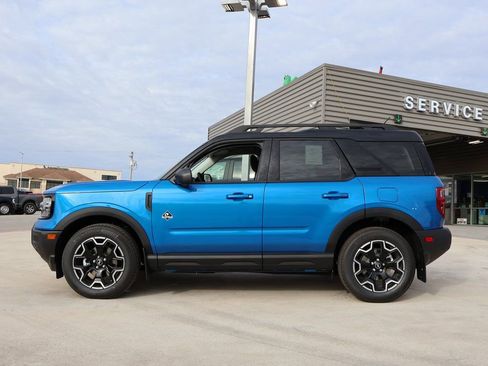 New 2025 Ford Bronco Sport Outer Banks w/ Outer Banks Tech Package+ image 2