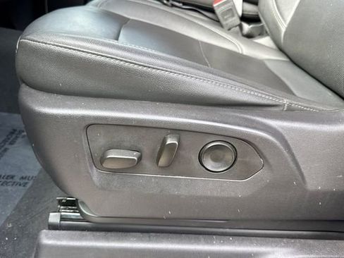 Used 2024 GMC Sierra 1500 SLT image 13