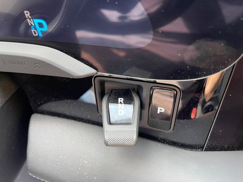 Used 2024 Porsche Taycan image 12