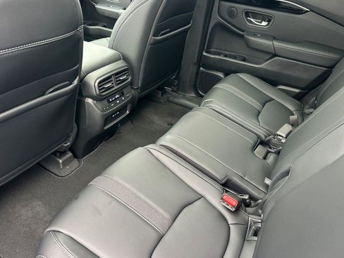 New 2025 Honda Pilot Touring image 13