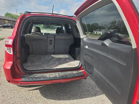 Used 2011 Toyota RAV4 4WD w/ Base L4 Extra Value Pkg image 16