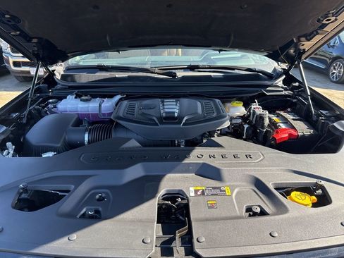 New 2026 Jeep Grand Wagoneer Summit AWD/4WD image 38