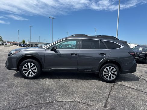 Used 2023 Subaru Outback Premium AWD/4WD image 6