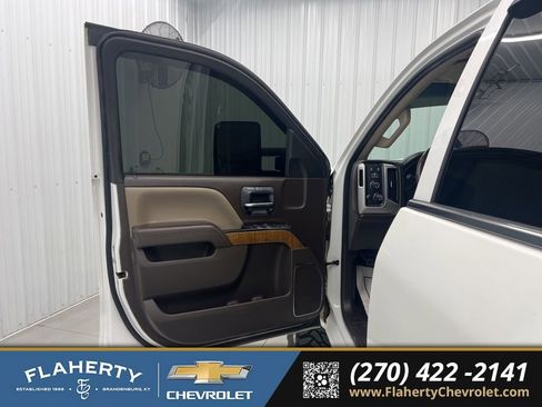 Used 2015 GMC Sierra 2500 SLT w/ Suspension Package, Off-Road image 8