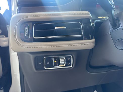 Used 2020 Lincoln Aviator Reserve w/ Equipment Group 202A image 24