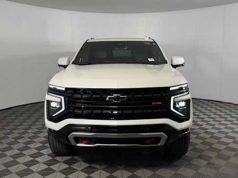 Used 2025 Chevrolet Suburban Z71 AWD/4WD image 6